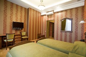 Castle Hotel
