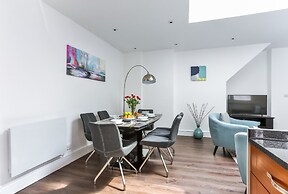 Durweston Mews
