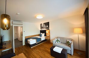 Parks 73 The TownHouse Hotel