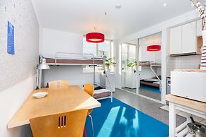 HENRIETTA, Carlton Studio Apartment