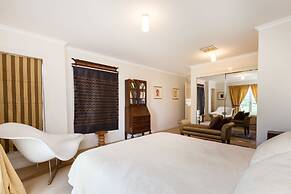 JASMINE, 2BDR Port Melbourne House