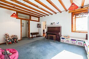 KELLY, 3BDR Northcote House
