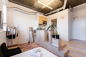 LUCINDA, Carlton Studio Apartment