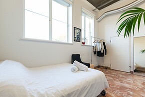 LUCINDA, Carlton Studio Apartment