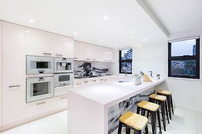 MADDISON, 3BDR Port Melbourne Apartment