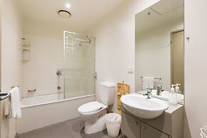 MEGAN, 2BDR Melbourne Apartment