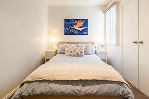 NAOMI, 2BDR South Melbourne Apartment