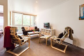 NAOMI, 2BDR South Melbourne Apartment