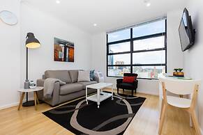 ROLAND, 1BDR Melbourne Apartment