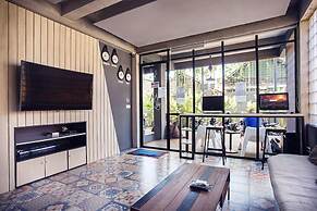M Boutique Hostel