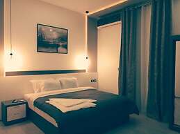 Azar Boutique Hotel