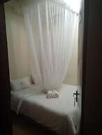 Shalom Hotel