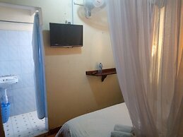 Shalom Hotel