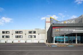 Rydges Pit Lane Hotel