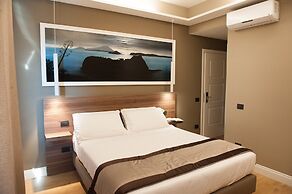 7th Floor Suite