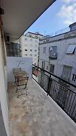 7th Floor Suite