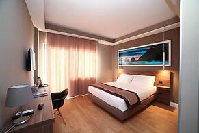7th Floor Suite
