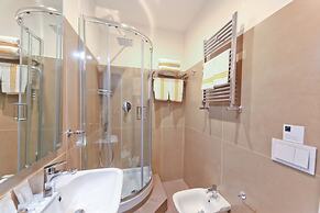 7th Floor Suite