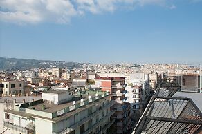 7th Floor Suite