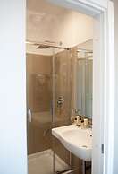7th Floor Suite