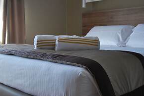 7th Floor Suite
