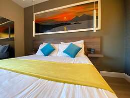 7th Floor Suite
