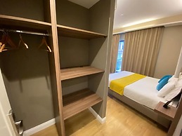 7th Floor Suite