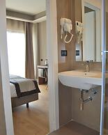 7th Floor Suite