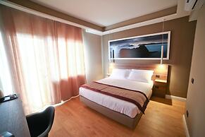 7th Floor Suite