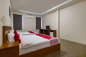 OYO 665 Sj House Hotel