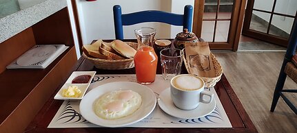 Atoq San Blas Hotel