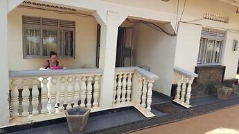 Paula Guest House