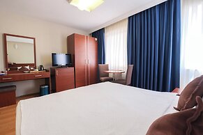 Siyav Hotel