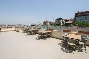 Siyav Hotel