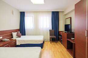 Siyav Hotel