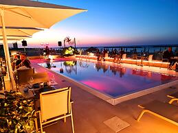 You & Me Beach Hotel