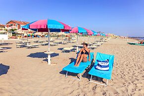 You & Me Beach Hotel