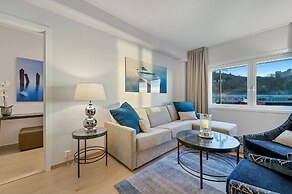 Wright Apartments