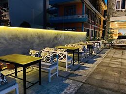 Hotel Vajra Inn