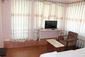 Hotel Vajra Inn