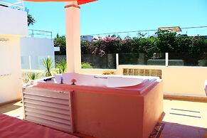 Maya Suites By LHMG