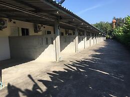 Mee Rak Resort