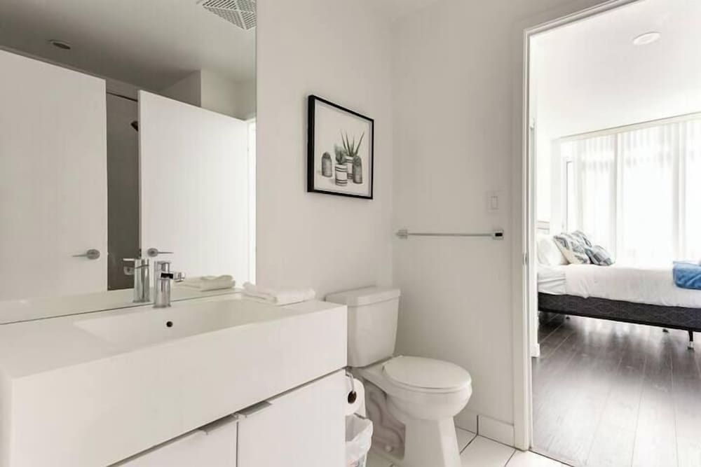 Downtown Toronto Luxury Suites