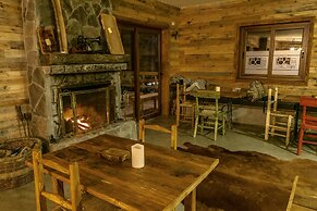 Hotel 381