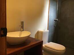 Hotel 381