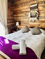 Hotel 381