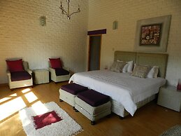 Kutandara Lodges