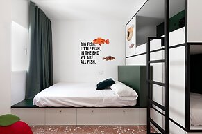 2060 The Newton Hostel & Market