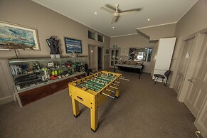 Cobb & Co Lodge