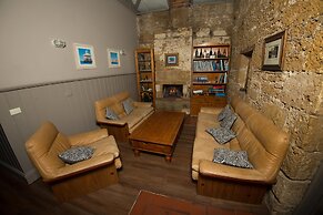 Cobb & Co Lodge
